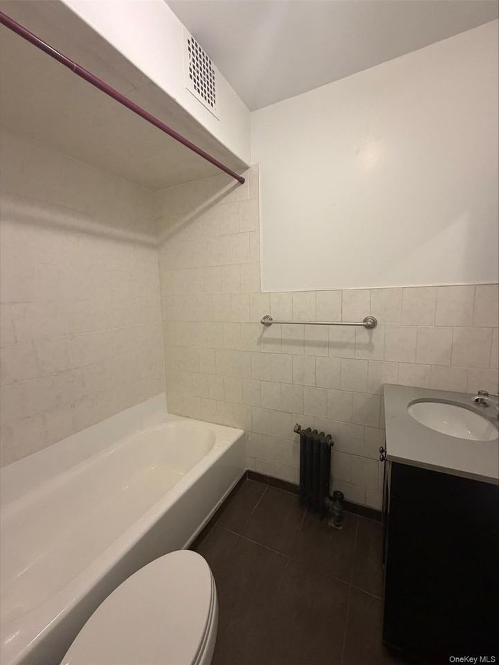 9347 202nd St - Photo 7 of 11