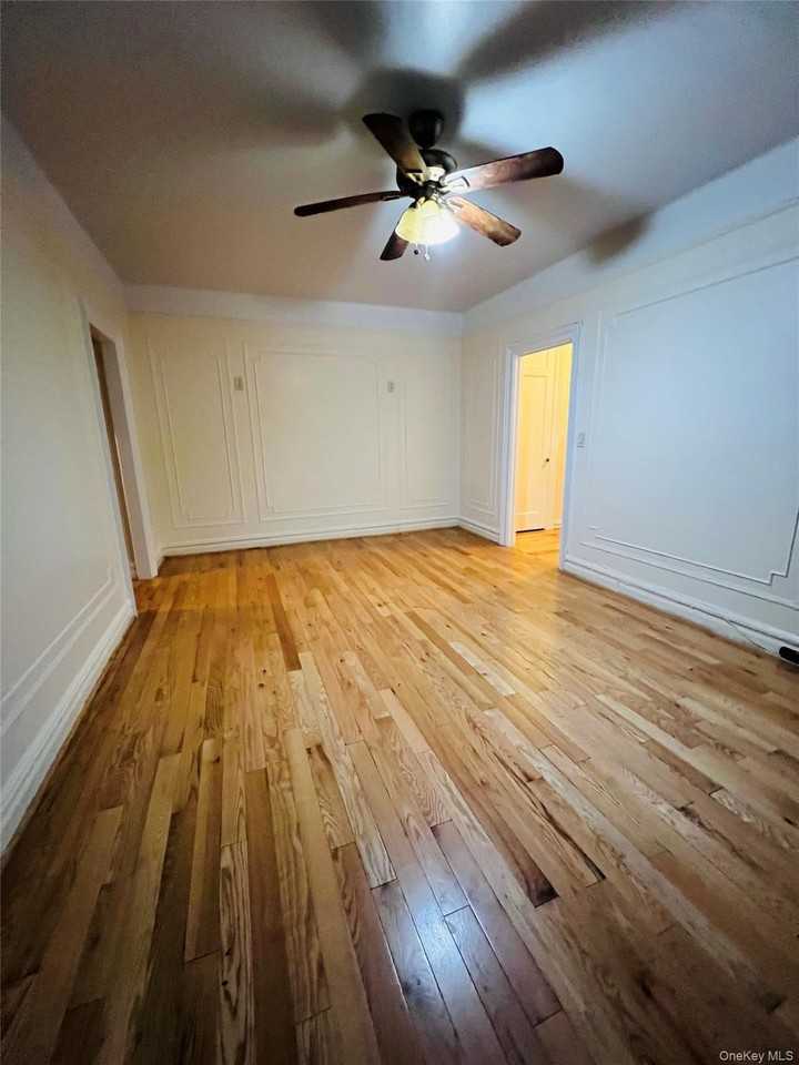 4396 Furman Ave Apt 6a #6A - Photo 2 of 5