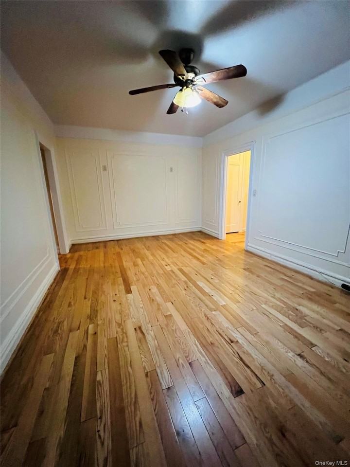 4396 Furman Ave Apt 6a #6A - Photo 3 of 5