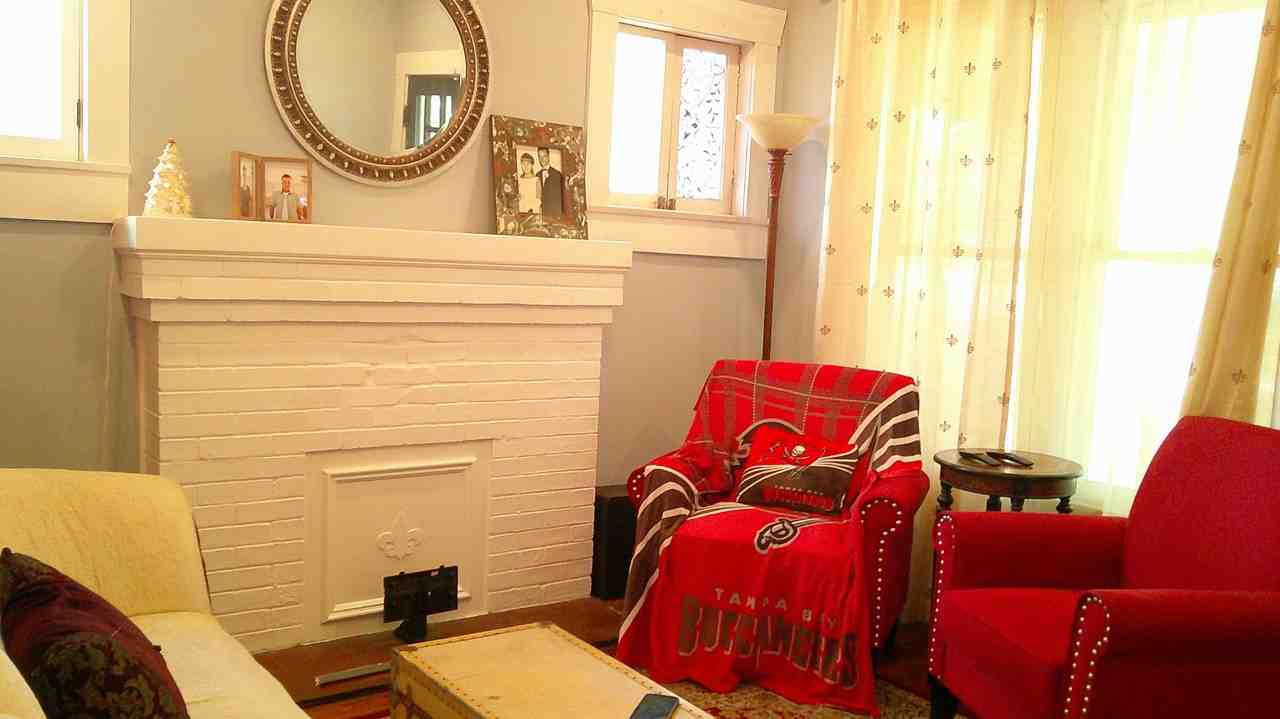 303 E Plymouth St - Photo 6 of 34