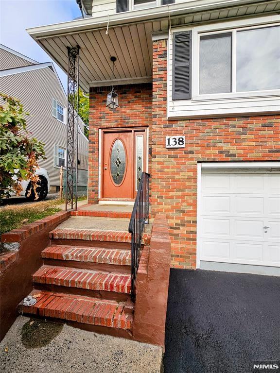 138 Scoles Ave - Photo 2 of 35