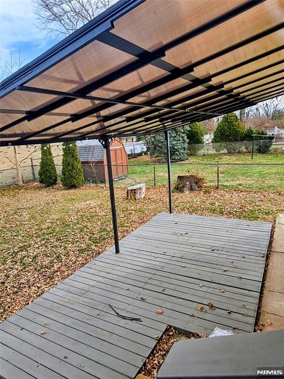 138 Scoles Ave - Photo 5 of 35