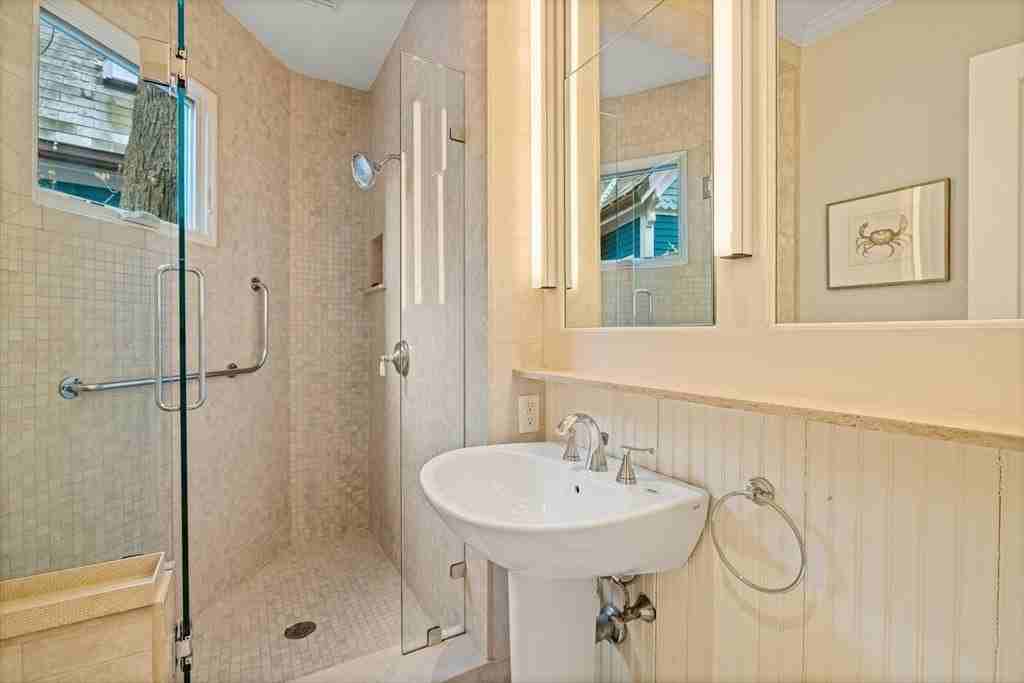 14 Linnaean St - Photo 7 of 13