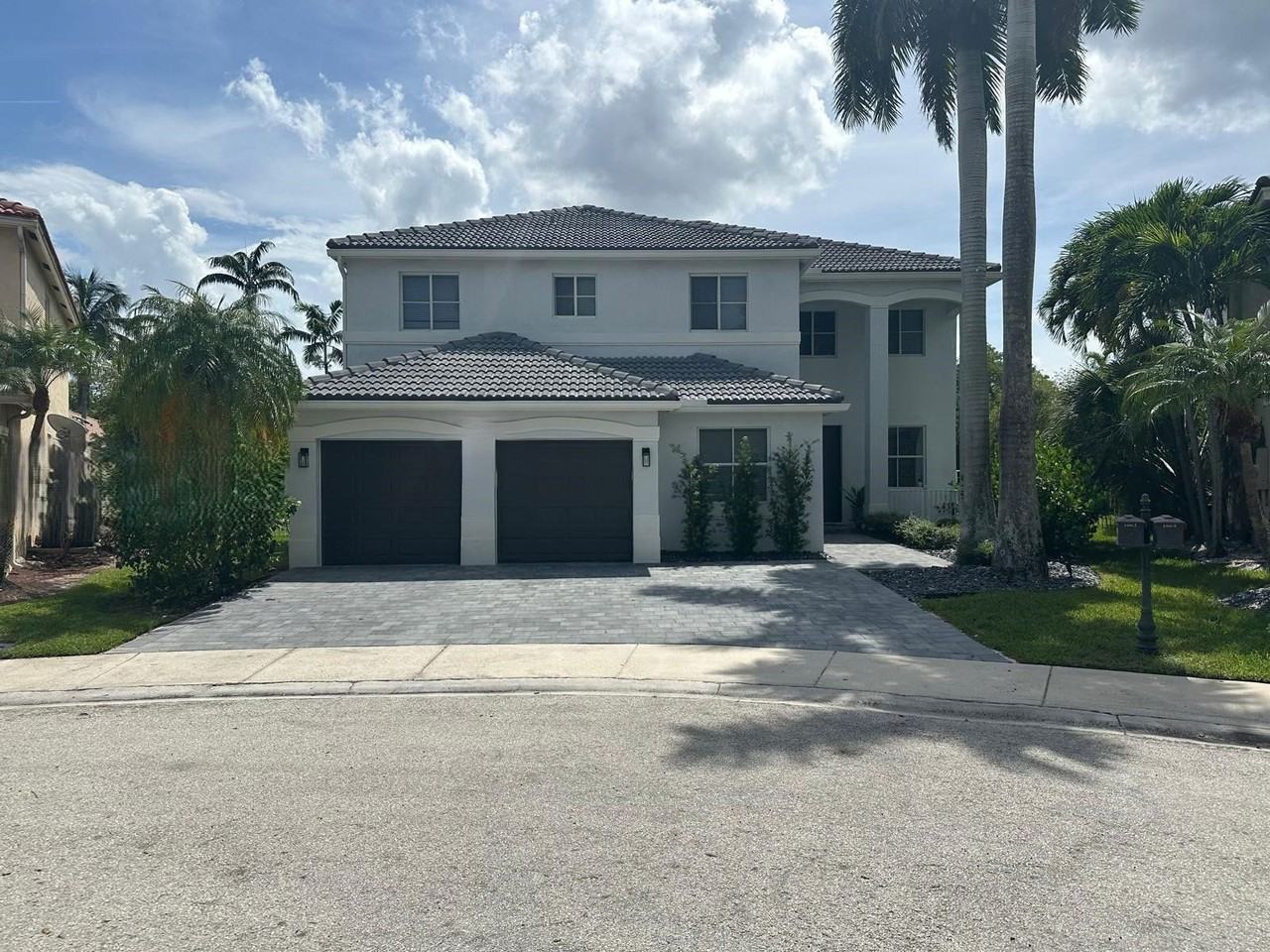 1063 Sunflower Cir - Photo 2 of 8