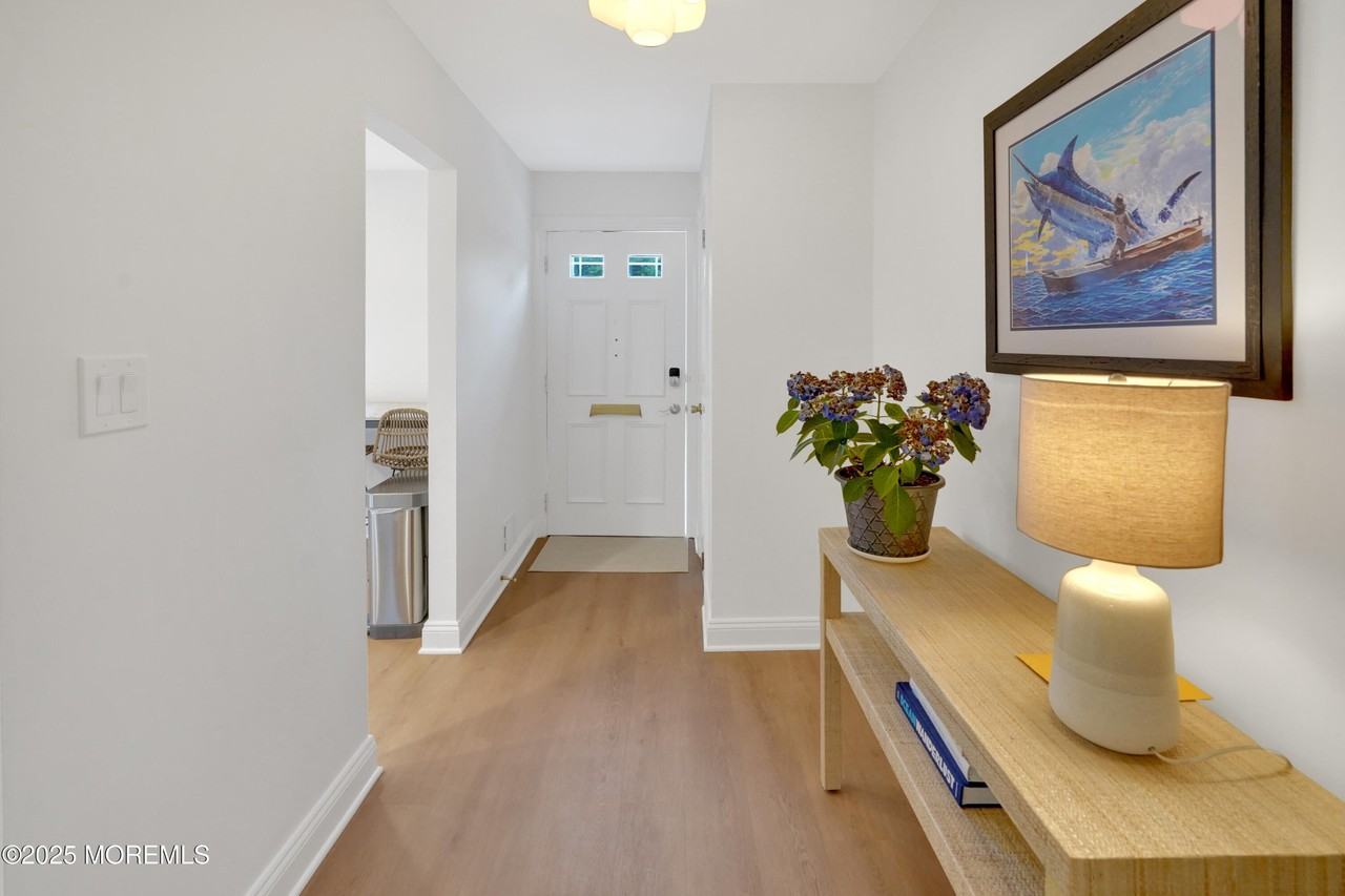 18 Wyckham Rd - Photo 3 of 39