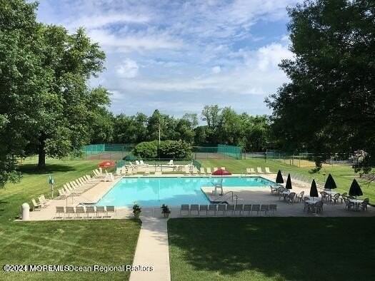 16 Manchester Ct Apt C #C - Photo 3 of 19