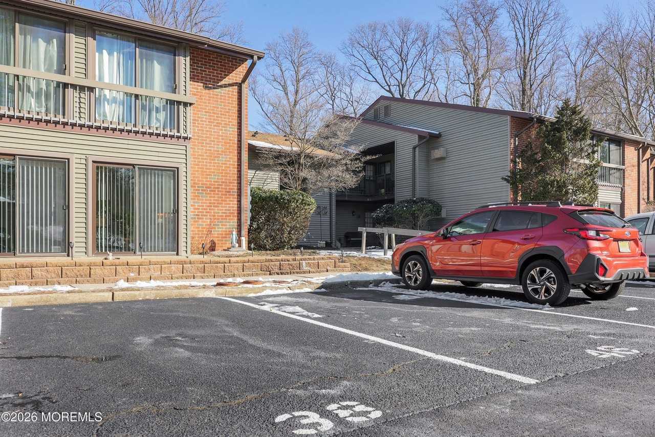 38 Medford Ct - Photo 2 of 32