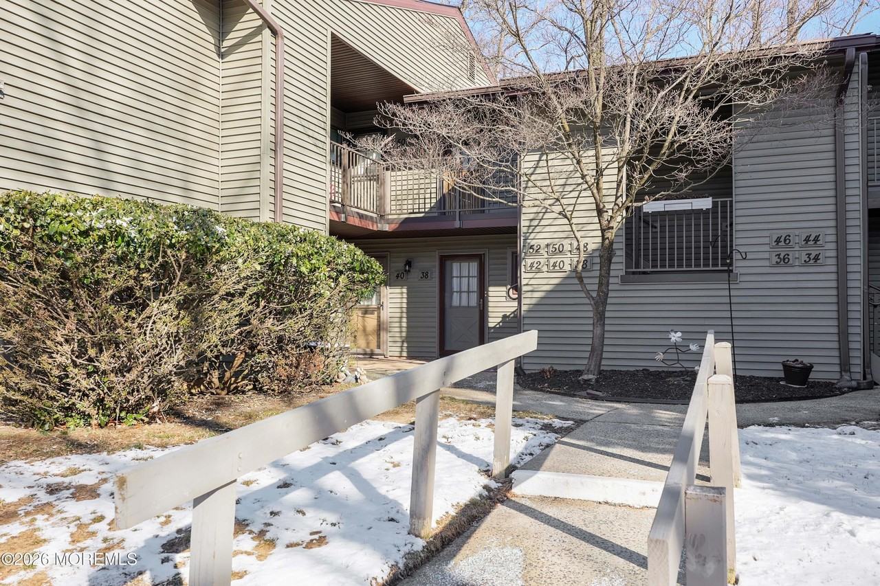 38 Medford Ct - Photo 3 of 32