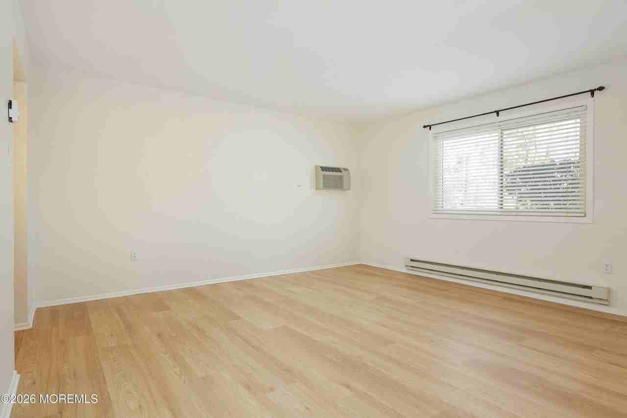 38 Medford Ct - Photo 7 of 32