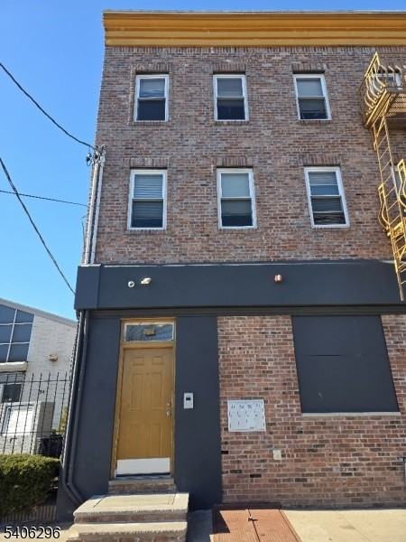 52 Irvine Turner Blvd ##4 - Photo 2 of 6