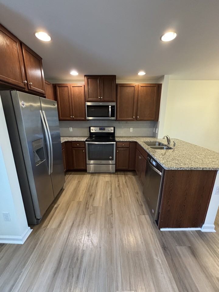 1804 Riverbirch Ln - Photo 5 of 25