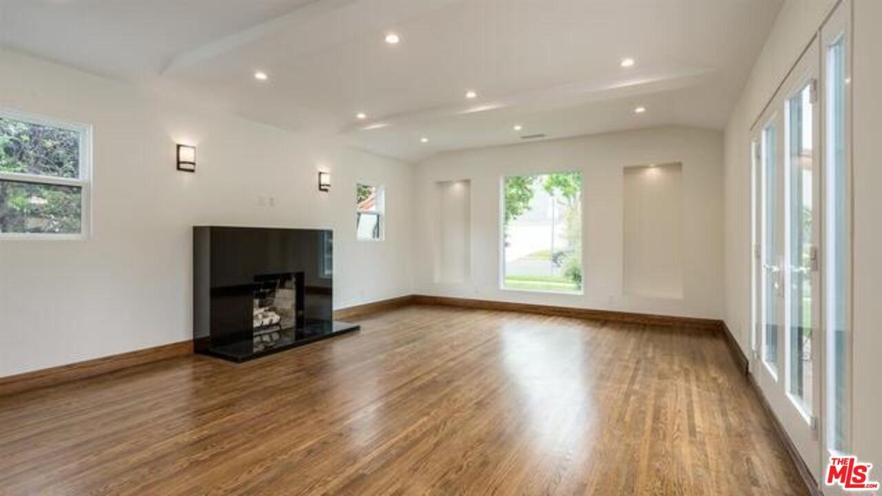 10634 Wellworth Ave - Photo 6 of 20