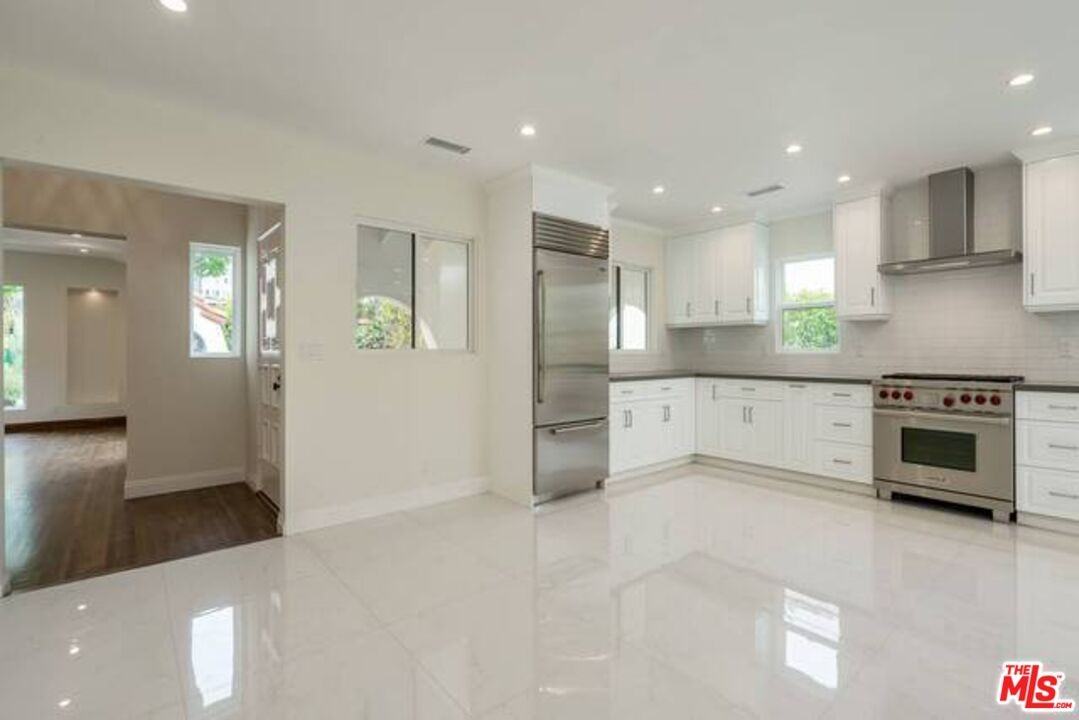 10634 Wellworth Ave - Photo 7 of 20