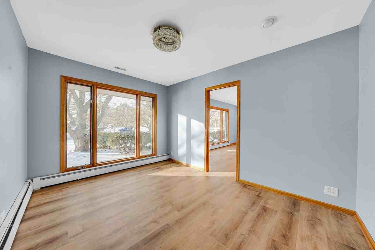 2226 Shannondale Dr - Photo 4 of 24