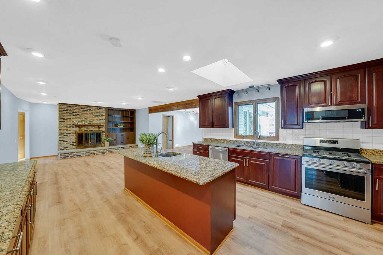 2226 Shannondale Dr - Photo 6 of 24