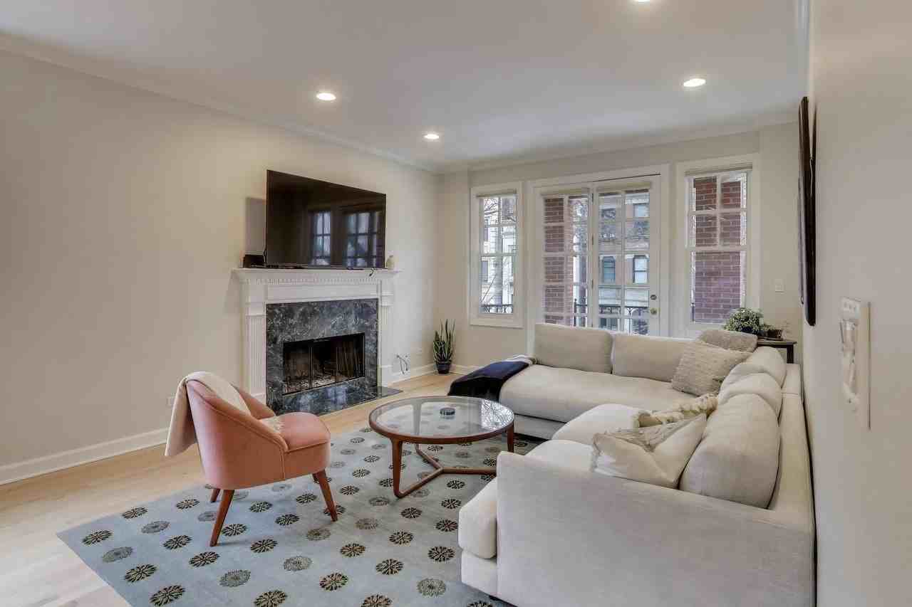 1725 N Mohawk St Apt 2s #2S - Photo 3 of 21