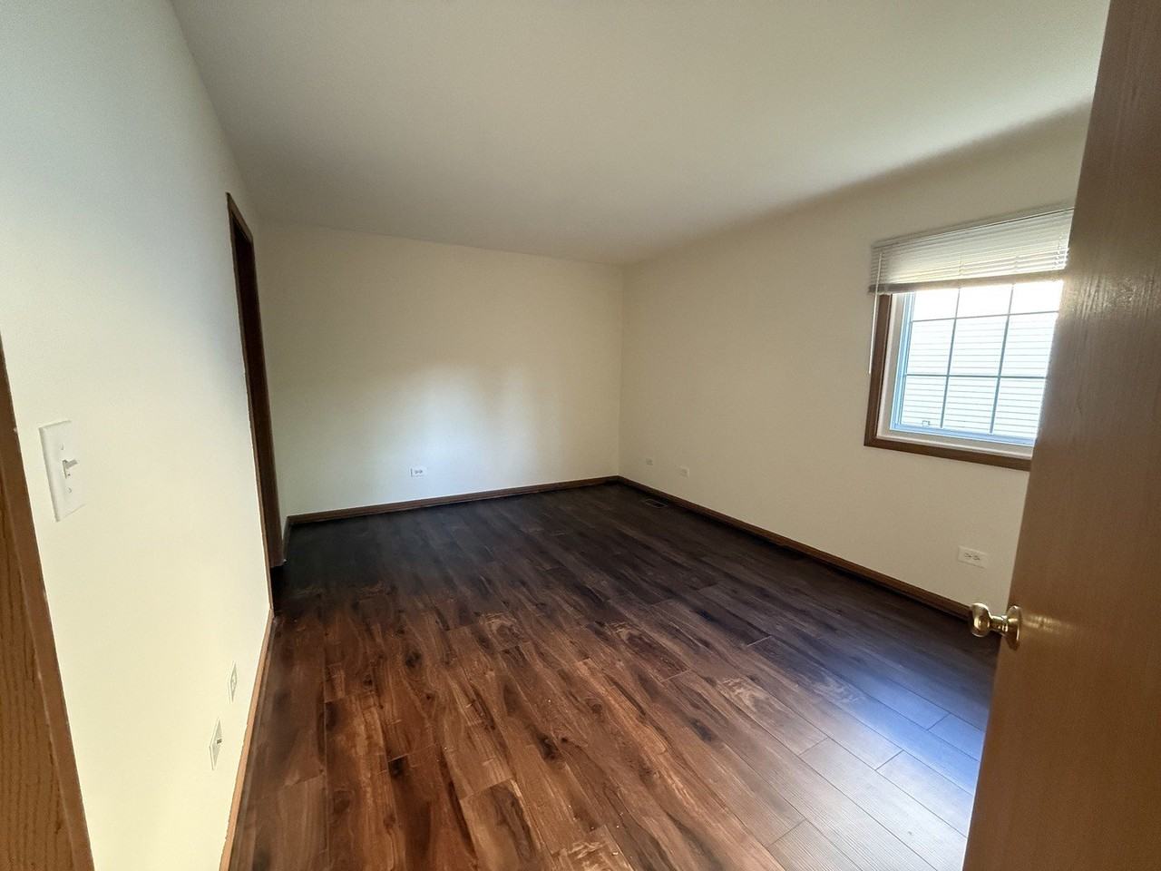 1335 Fountain Green Dr - Photo 6 of 12