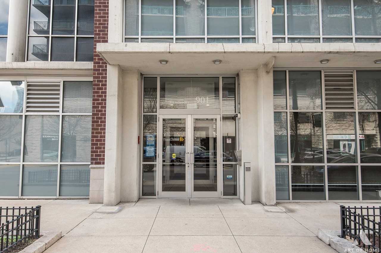 901 W Madison St Unit 407 #407 - Photo 3 of 39