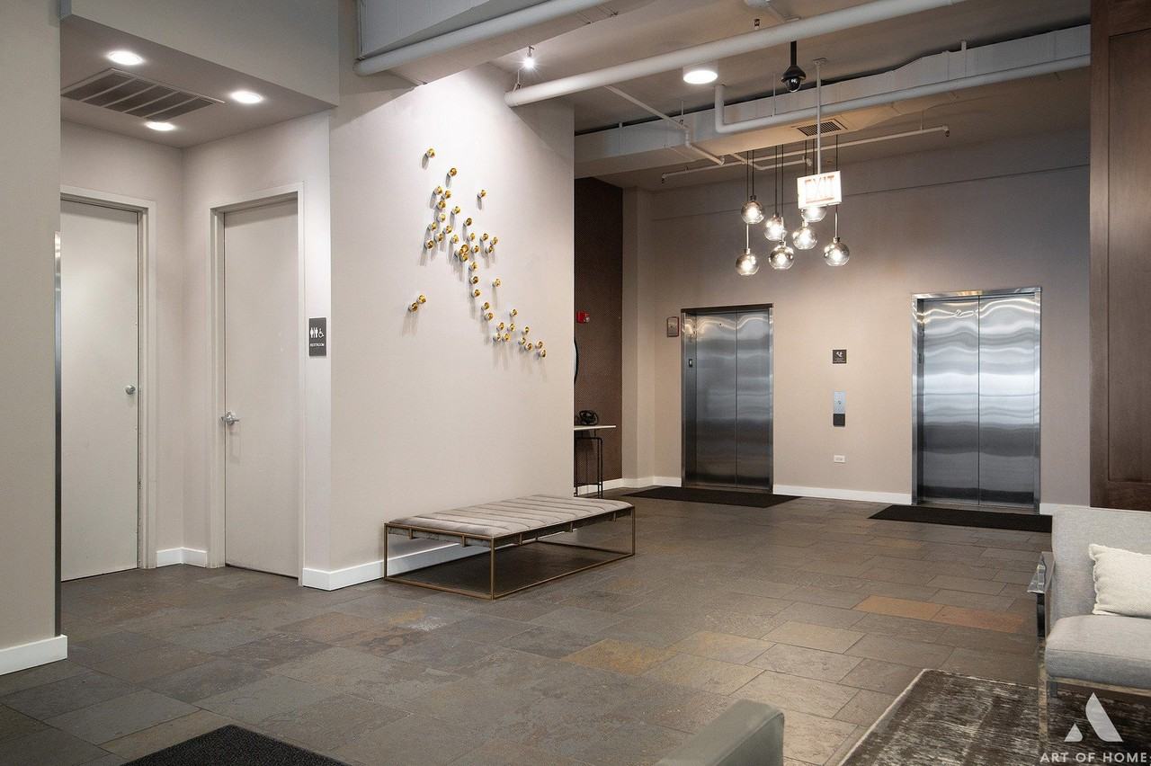 901 W Madison St Unit 407 #407 - Photo 5 of 39