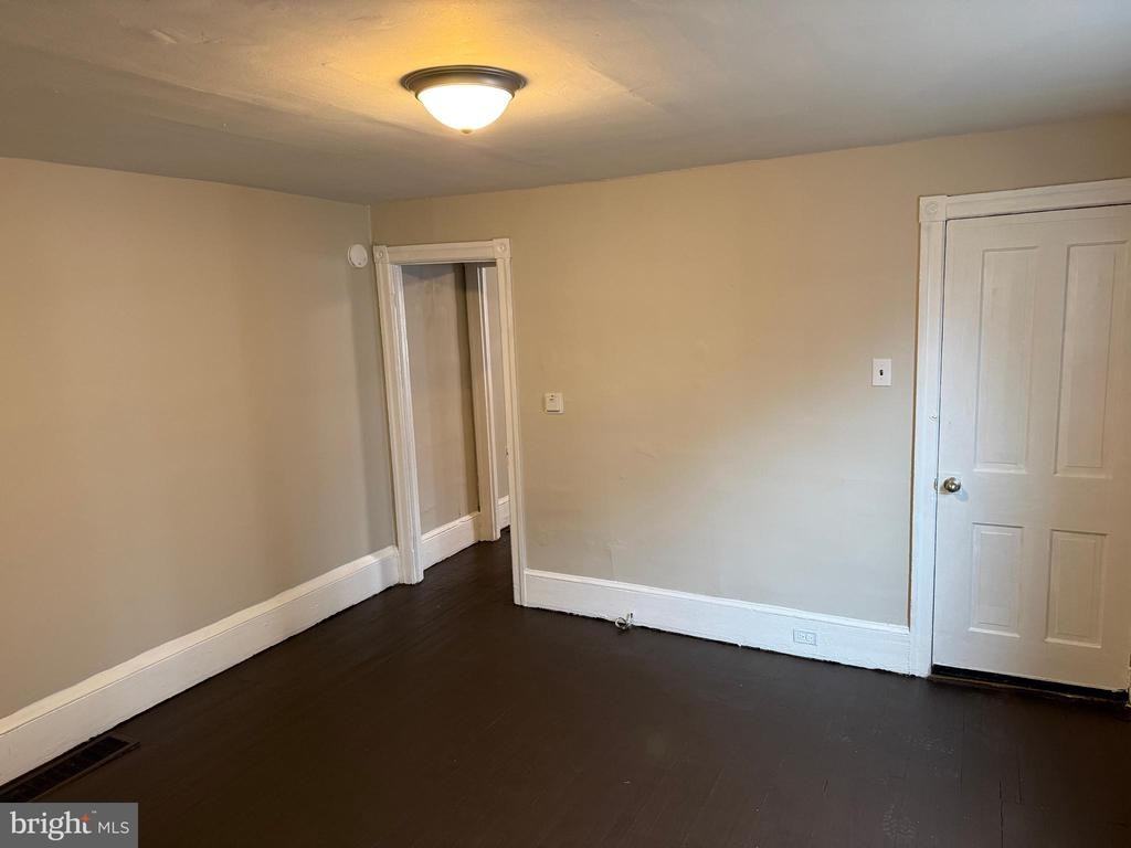 515 Linden Ave - Photo 5 of 14