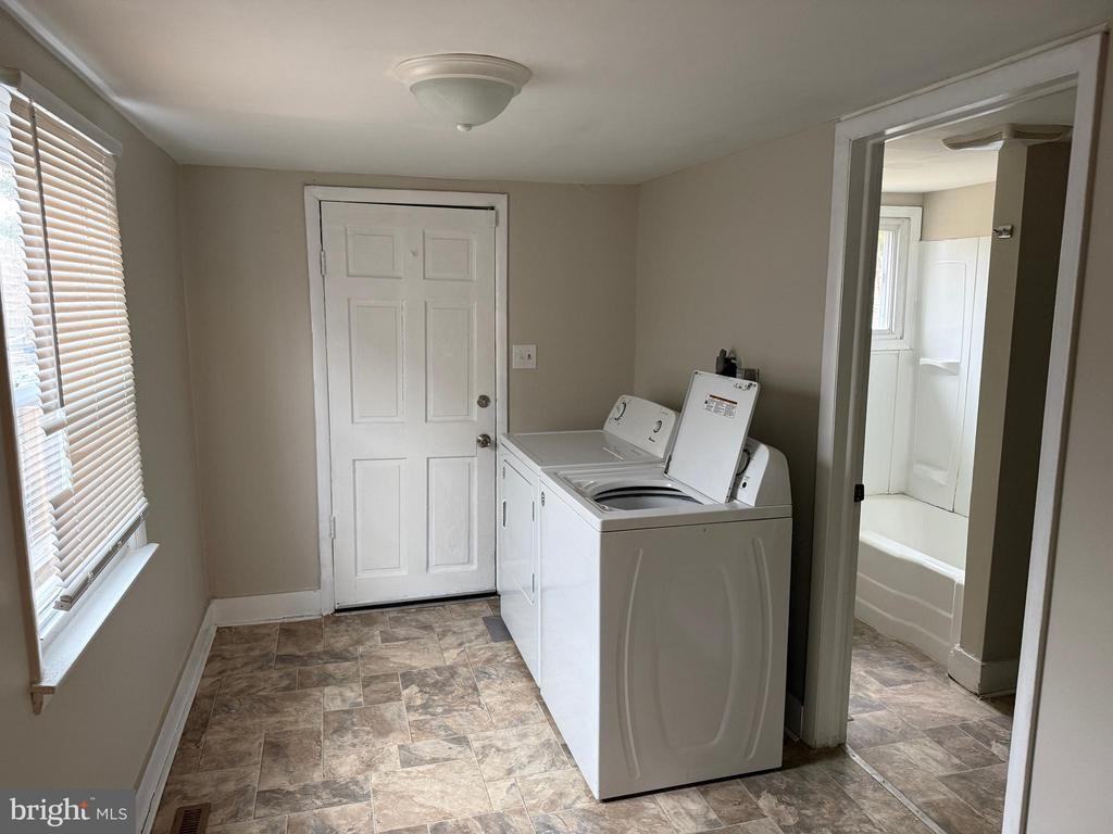 515 Linden Ave - Photo 7 of 14