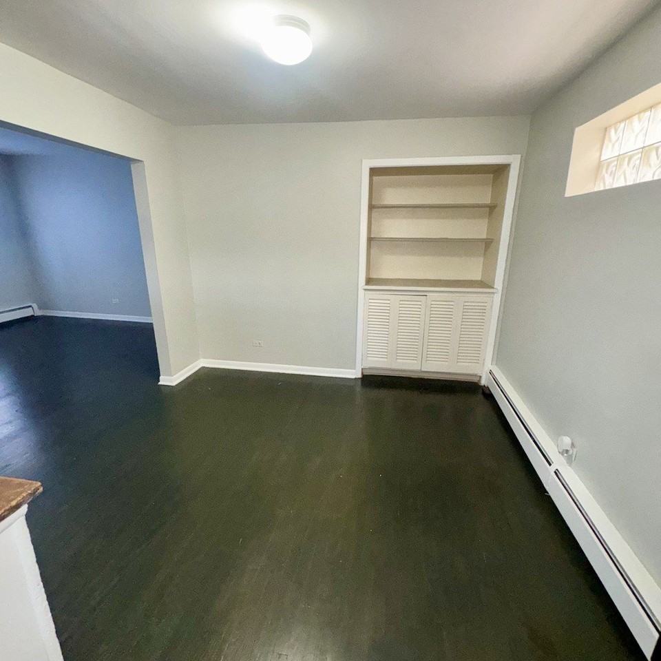 6235 N Mozart St Apt 1 #1 - Photo 3 of 8