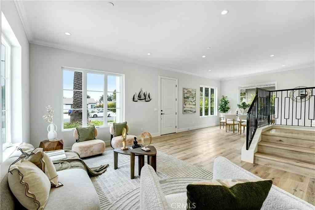 109 N Parkwood Ave #B - Photo 5 of 25