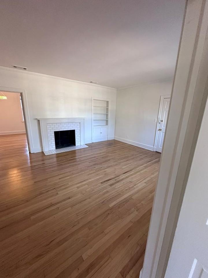 1111 N Madison St - Photo 5 of 10