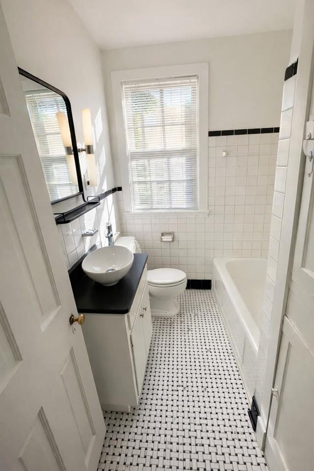 1111 N Madison St - Photo 7 of 10