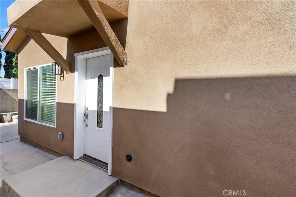 3657 Mountain View Ave - Photo 2 of 26