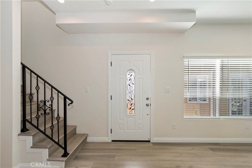 3657 Mountain View Ave - Photo 4 of 26