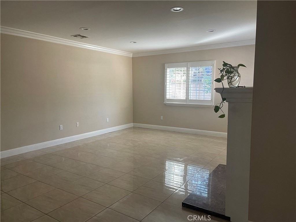 10140 Live Oak Ave - Photo 5 of 25