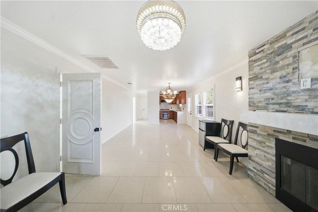 6325 Marbrisa Ave - Photo 4 of 25