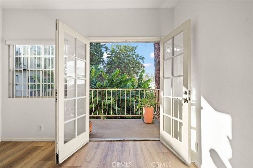 1145 Roswell Ave #204