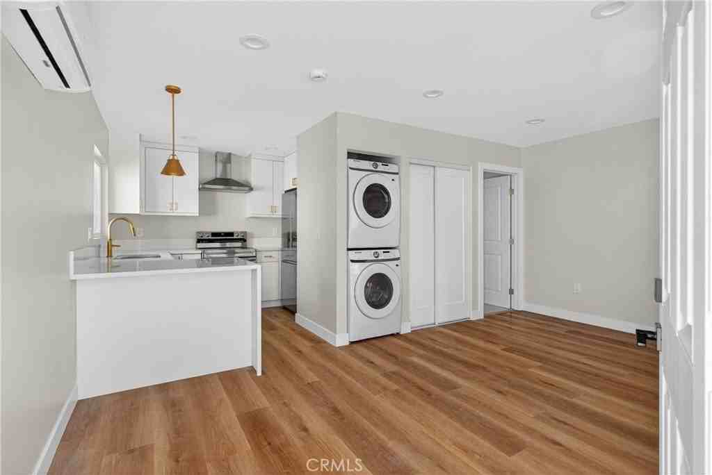 11548 Burke St #B - Photo 3 of 18