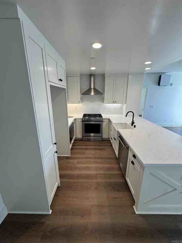 1105 Catania Ct #201 - Photo 2 of 17