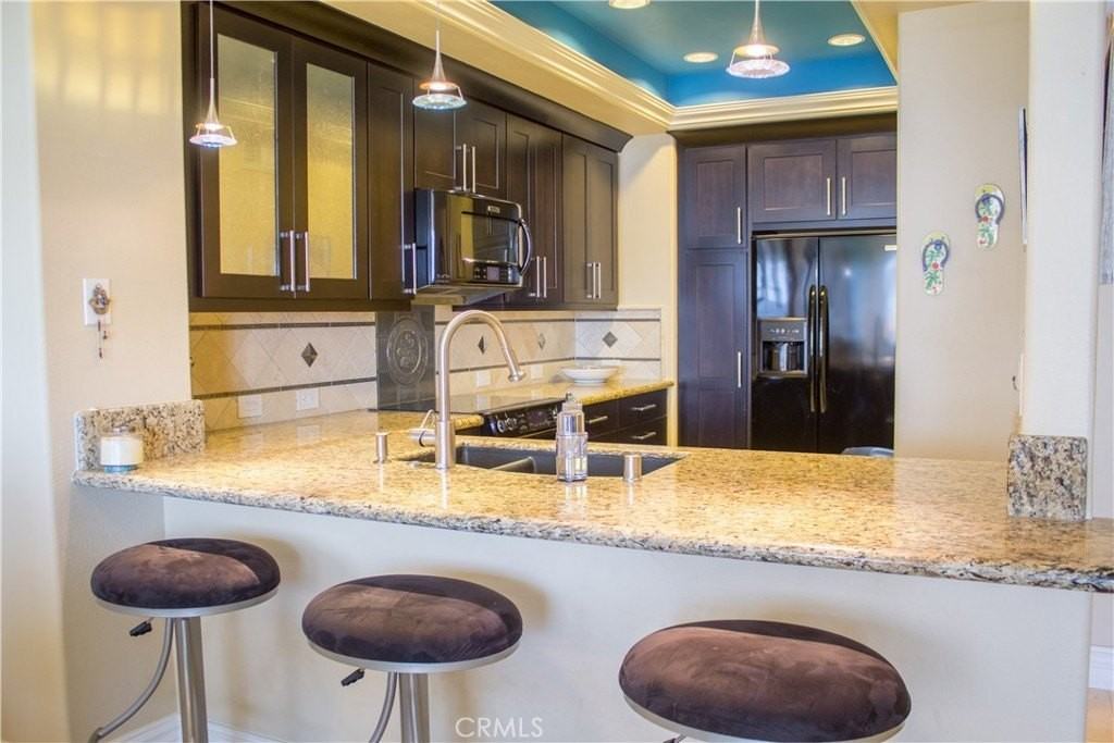 200 Paris Ln #109 - Photo 3 of 11