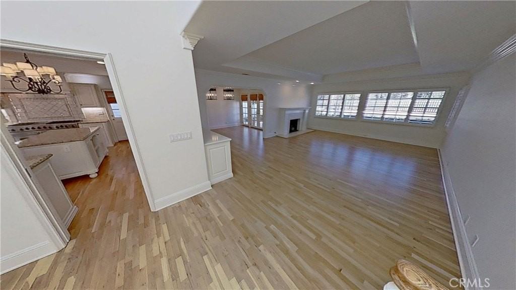 2921 Catalpa St - Photo 7 of 50