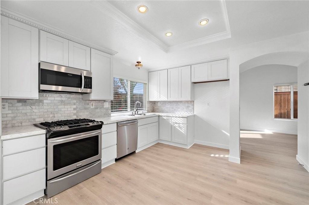 15 Romero - Photo 2 of 17