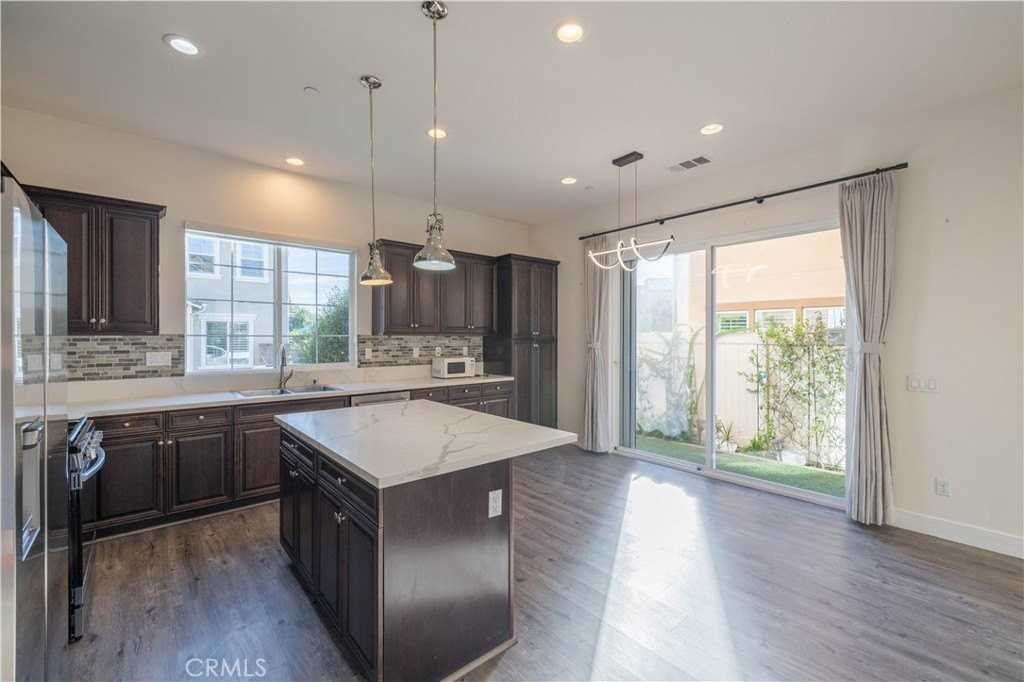 4 Lavanda St - Photo 4 of 43