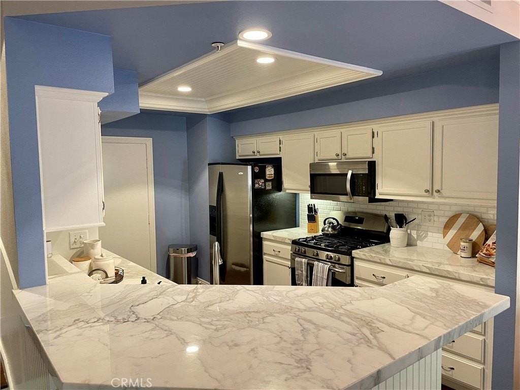 83 Breakers Ln - Photo 4 of 20