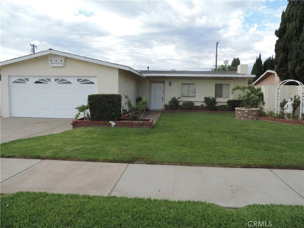 209 E Wilson Ave - Photo 2 of 39