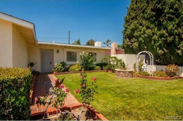 209 E Wilson Ave - Photo 3 of 39