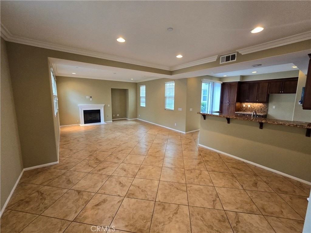 15247 Cambridge St - Photo 2 of 34