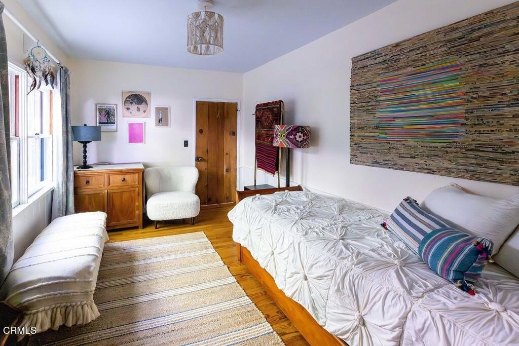 4053 Cromwell Ave - Photo 7 of 24