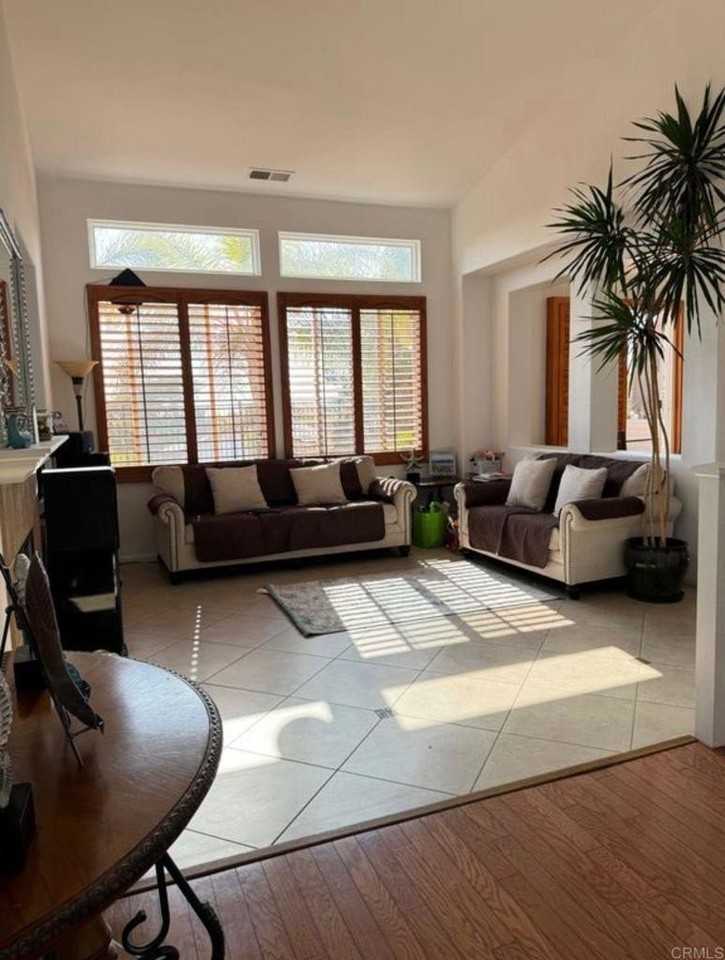 444 Avenida Antonio - Photo 4 of 9