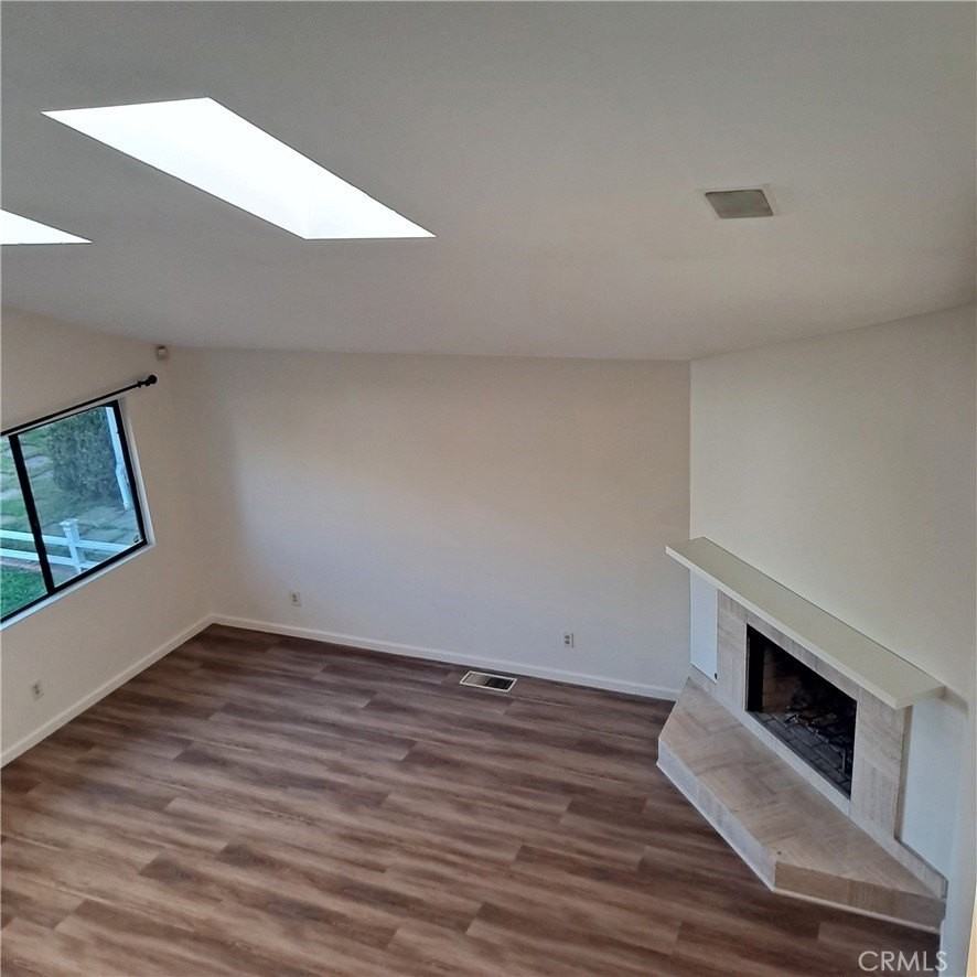 1113 Steinhart Ave - Photo 2 of 44