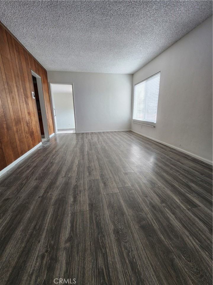 2838 May Ave - Photo 3 of 24