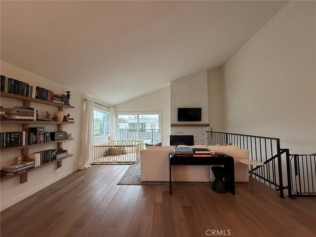 1401 12th St #B - Photo 2 of 38