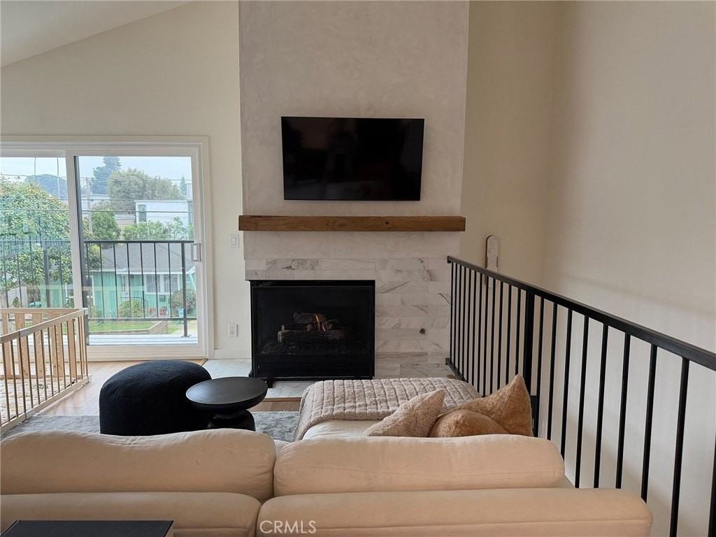 1401 12th St #B - Photo 4 of 38